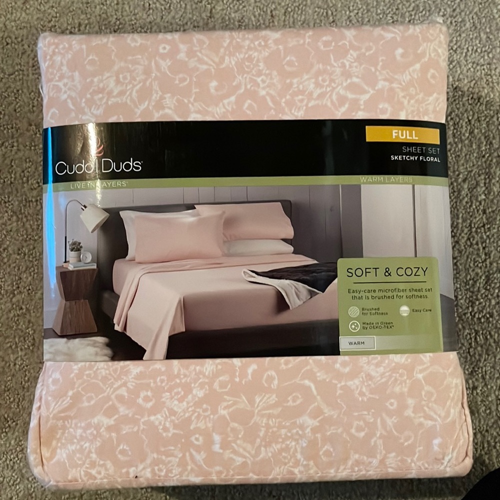 Full sheet set by Cuddl Duds. Color is Sketchy Floral.
